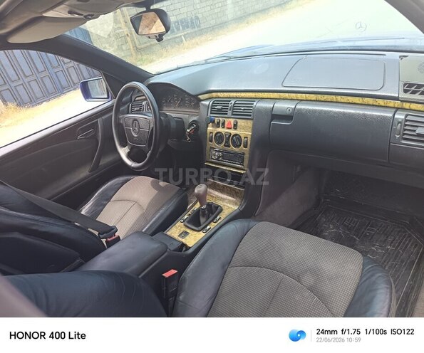 Mercedes E 200-4