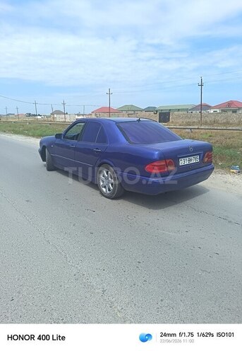 Mercedes E 200-3