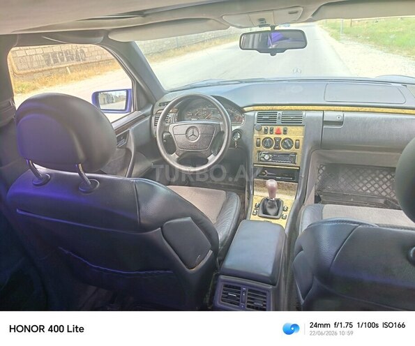 Mercedes E 200-6
