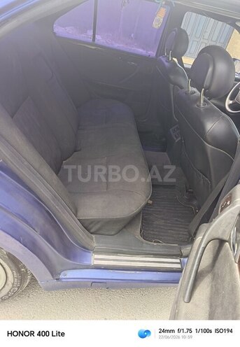Mercedes E 200-5