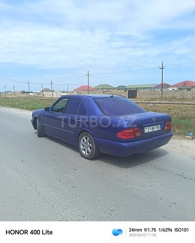 Mercedes E 200-8