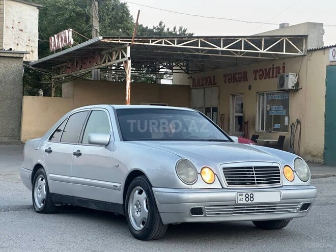 Mercedes E 200-8