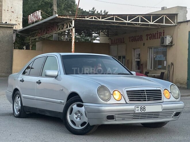Mercedes E 200-2