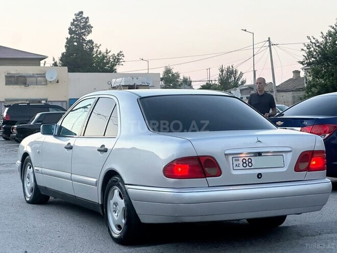 Mercedes E 200-6