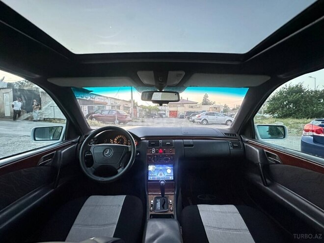 Mercedes E 200-15