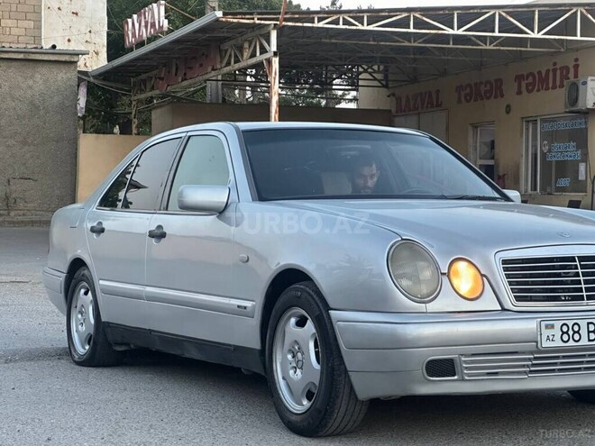 Mercedes E 200-9