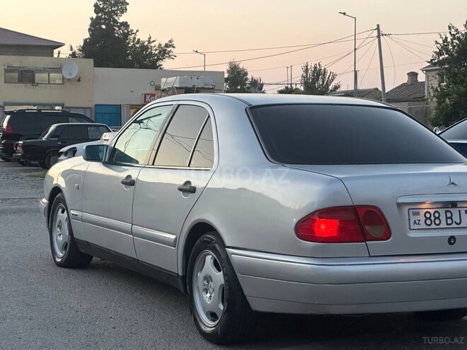 Mercedes E 200-12