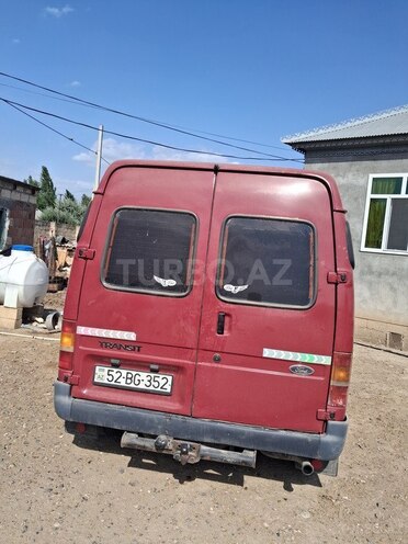Ford Transit-9