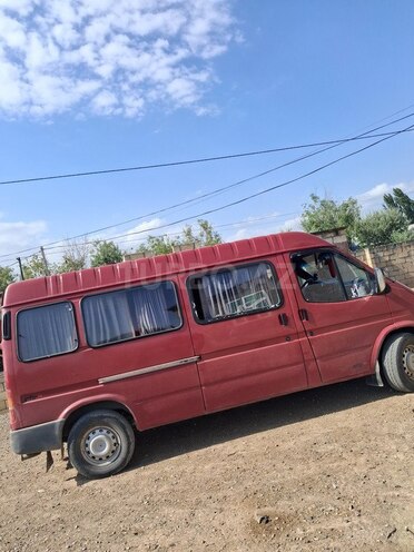 Ford Transit-8