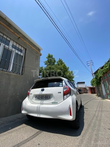 Toyota Aqua-2