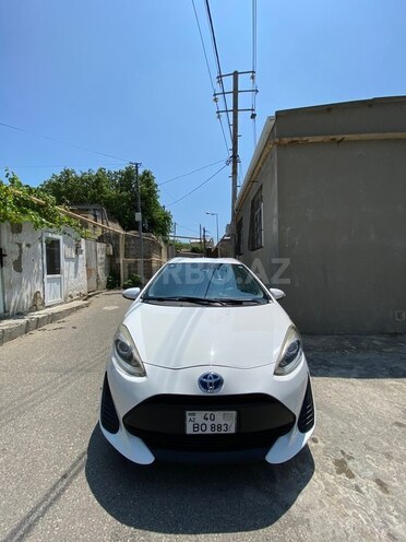 Toyota Aqua-1