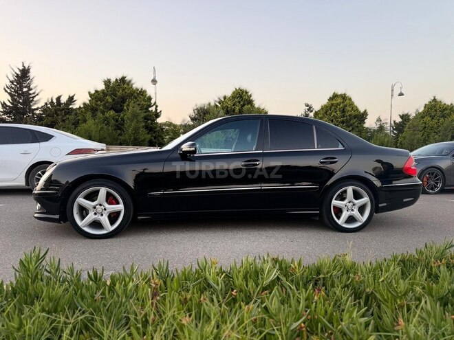 Mercedes E 200-11