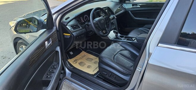 Hyundai Sonata-16
