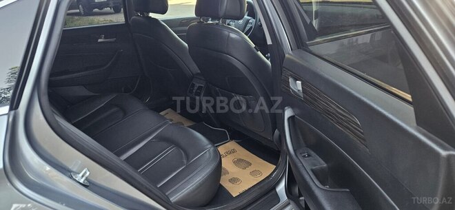 Hyundai Sonata-19