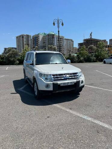 Mitsubishi Pajero-1