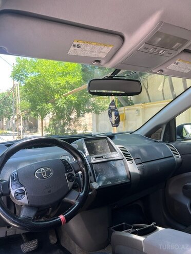 Toyota Prius-11