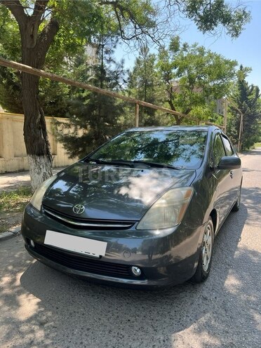 Toyota Prius-2