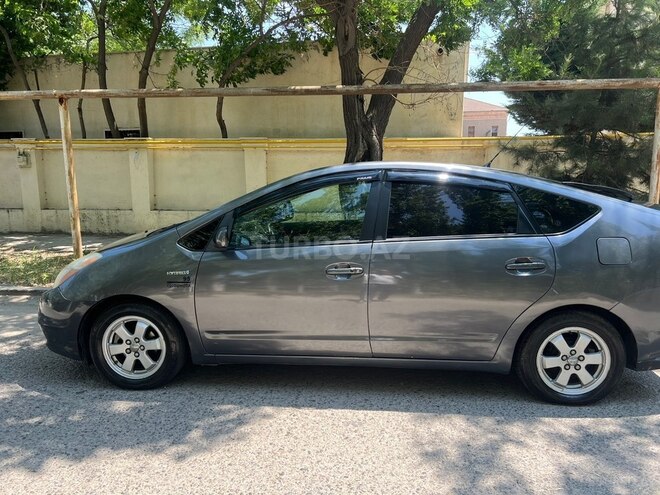 Toyota Prius-7