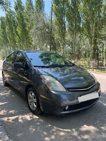 Toyota Prius-3