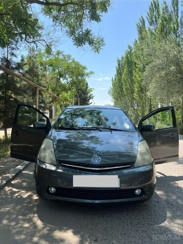 Toyota Prius-10