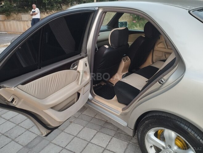 Mercedes E 230-6