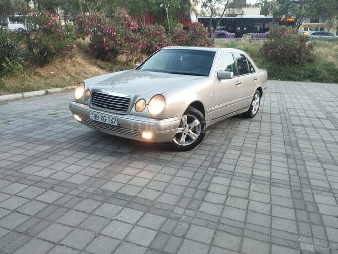 Mercedes E 230-13