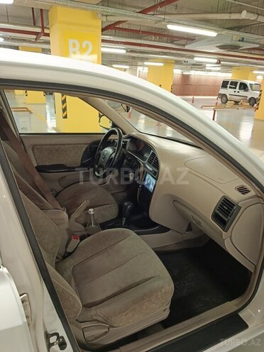 Hyundai Elantra-7