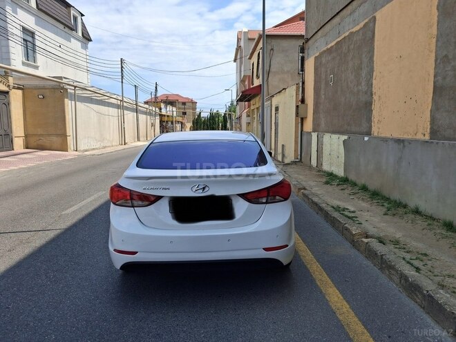Hyundai Elantra-7