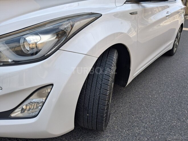 Hyundai Elantra-5