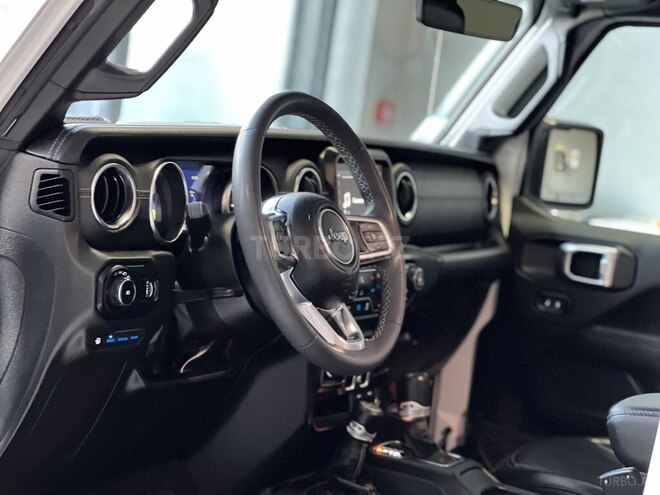 Jeep Wrangler-16
