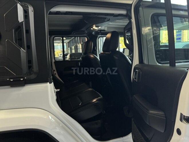 Jeep Wrangler-12