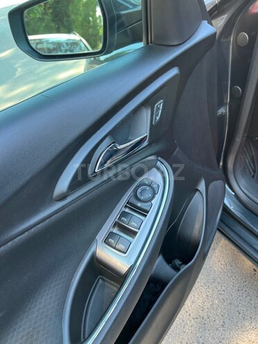Chevrolet Malibu-9