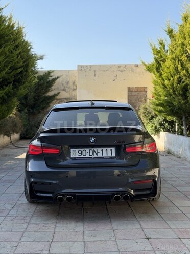 BMW 330-2