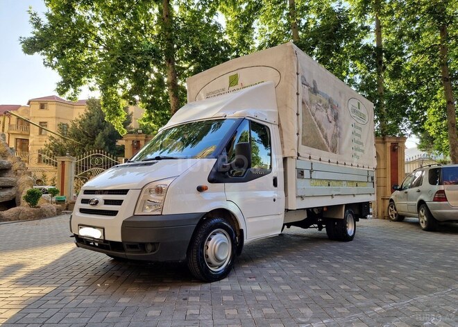 Ford Transit-1
