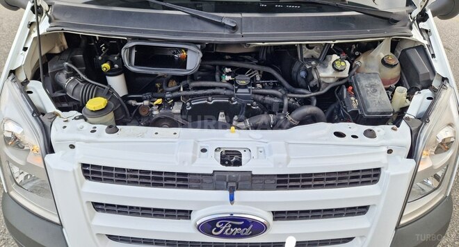 Ford Transit-14