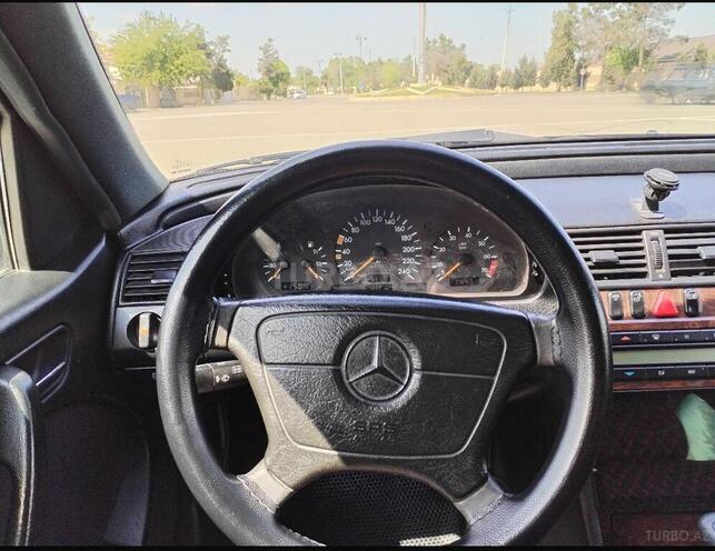 Mercedes C 200-11