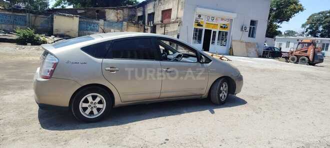 Toyota Prius-4