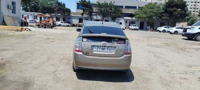 Toyota Prius-2