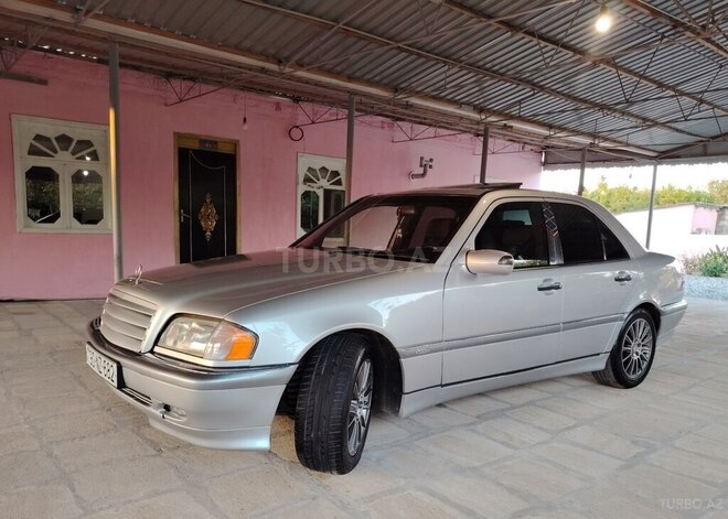 Mercedes C 230-1