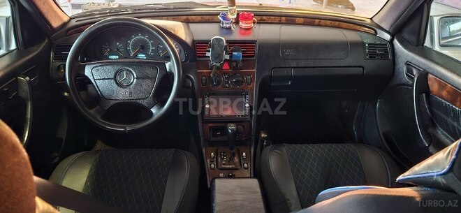 Mercedes C 230-6