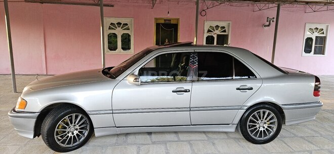 Mercedes C 230-11