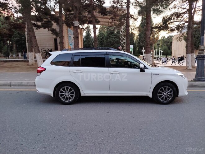 Toyota Corolla Fielder-5