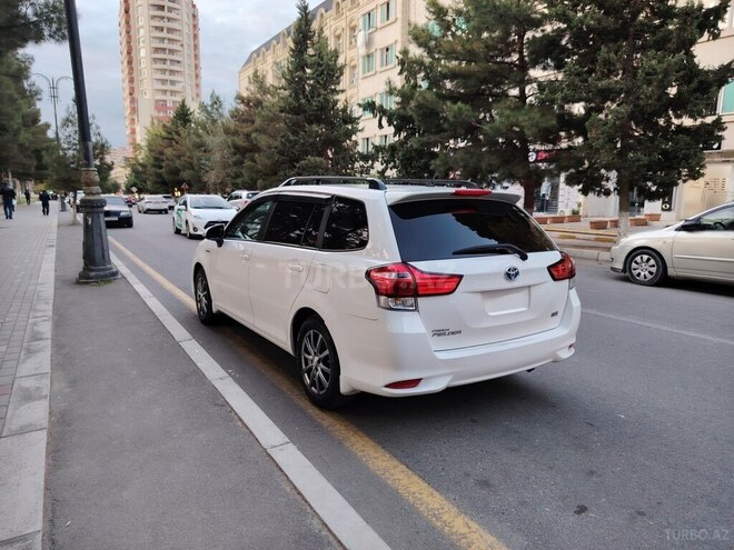Toyota Corolla Fielder-6