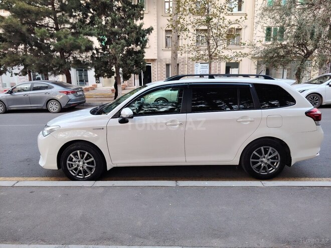 Toyota Corolla Fielder-7