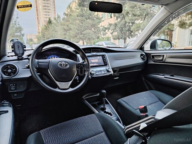 Toyota Corolla Fielder-10