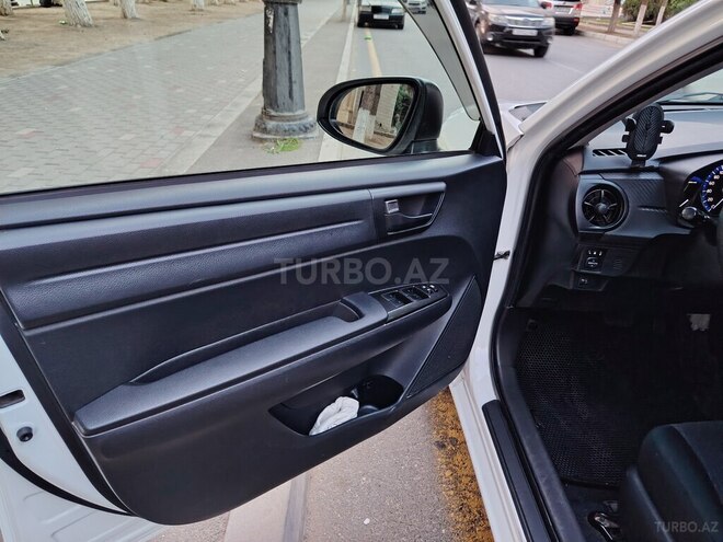 Toyota Corolla Fielder-11