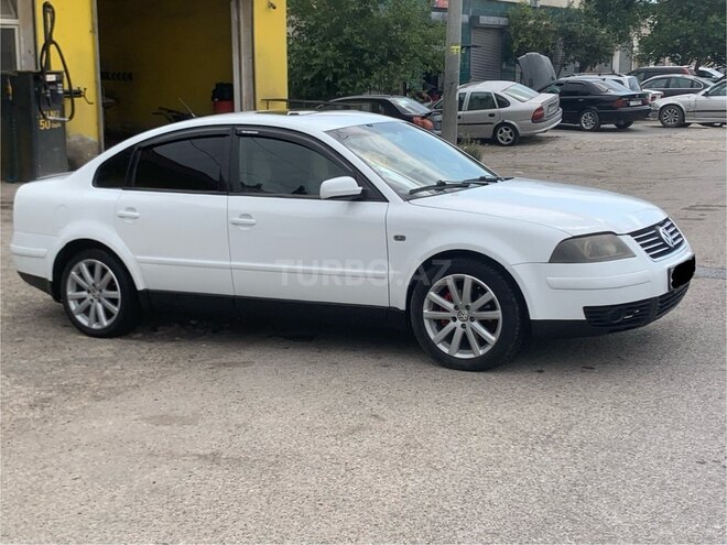 Volkswagen Passat-8
