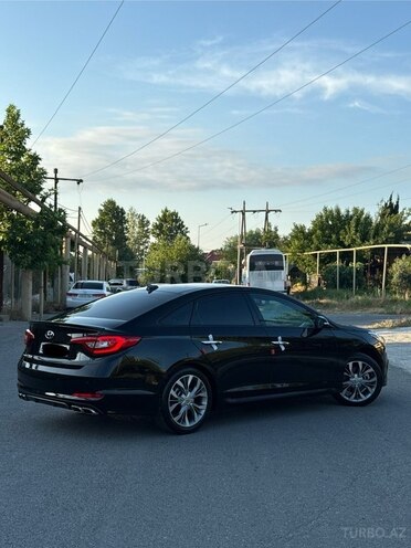 Hyundai Sonata-5