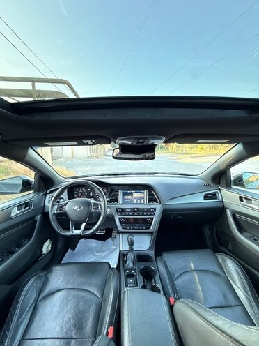 Hyundai Sonata-13