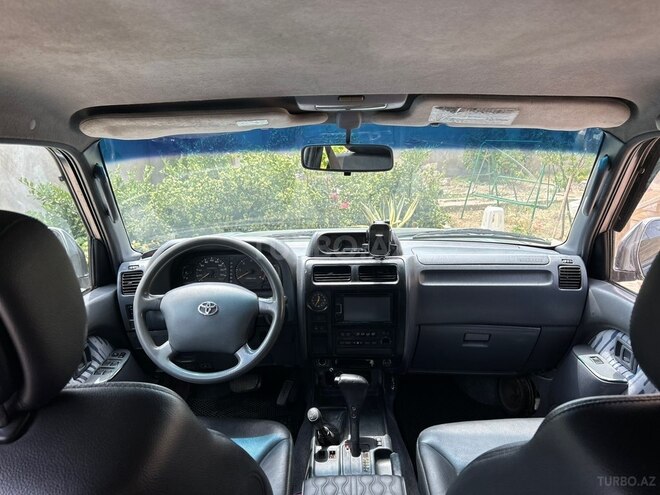 Toyota Land Cruiser Prado-3